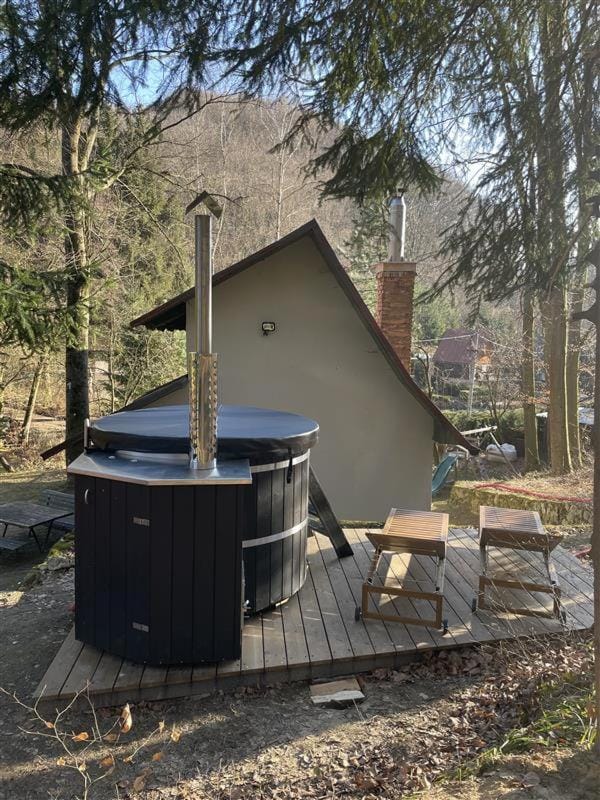 Hot Tub, Hot Tub