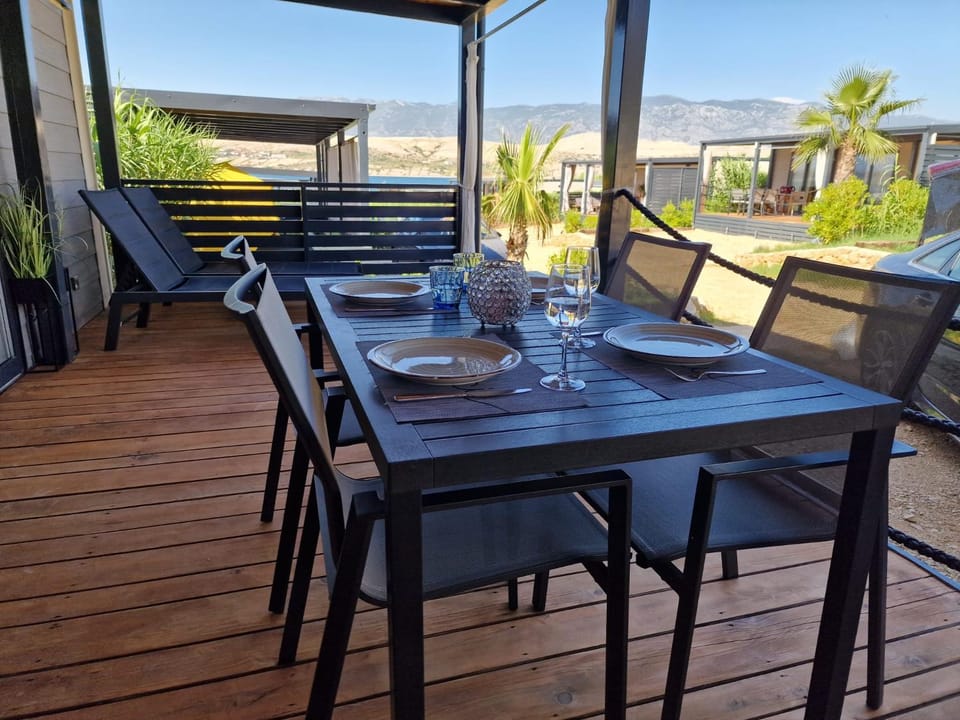 View (from property/room), Balcony/Terrace, Balcony/Terrace, Dining area