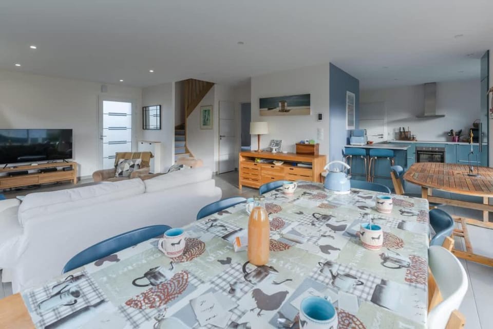 TY KREIZH - Maison neuve avec piscine proche mer House in Saint-Pabu