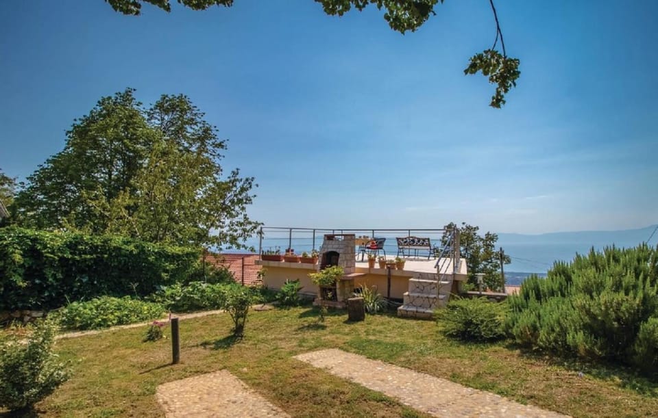 Balcony/Terrace, Garden view