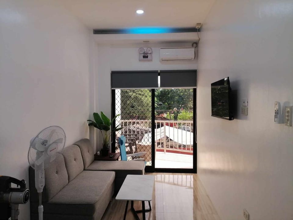 Communal lounge/ TV room, air conditioner