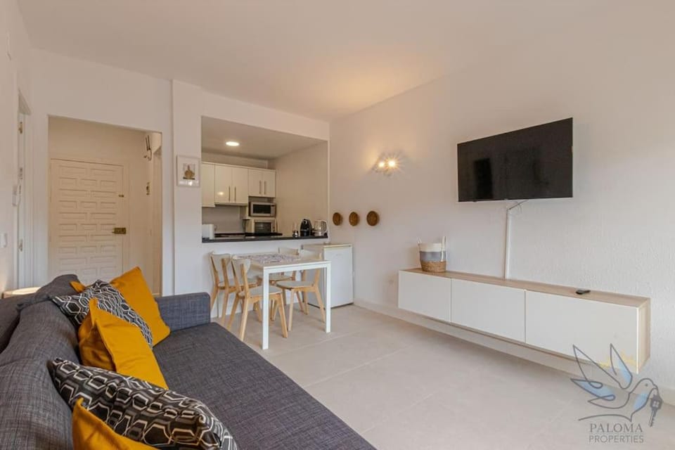 Benal beach 1BDR apartament with water park Apartment in Benalmadena