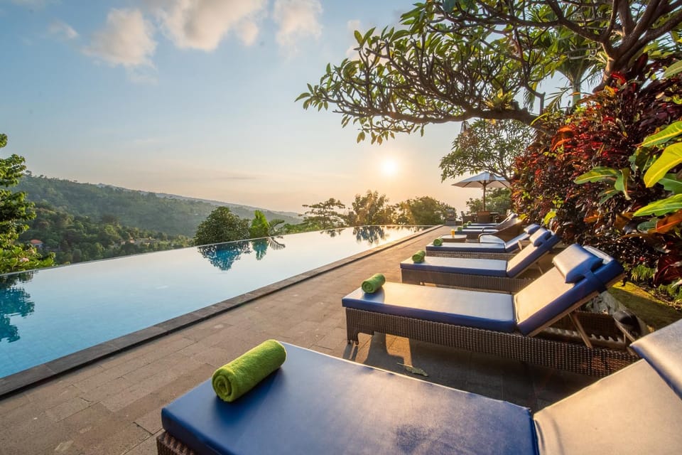 Day, Natural landscape, View (from property/room), Pool view, Swimming pool, Swimming pool, sunbed