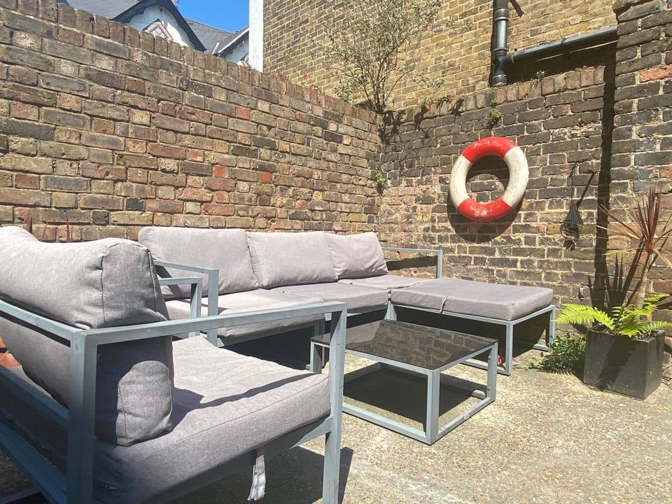 Stylish Garden Flat Apartment in Dover District