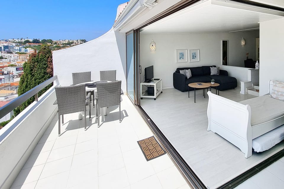 View (from property/room), Balcony/Terrace, Living room
