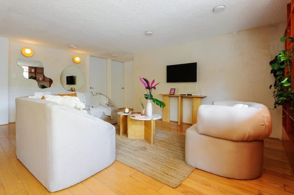 Amazing TERRAZO place, 8 guest!! 4 beds House in Mexico City