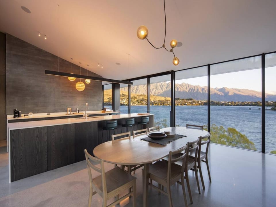 Lakeside on Park Street - Villa by MajorDomo Villa in Queenstown