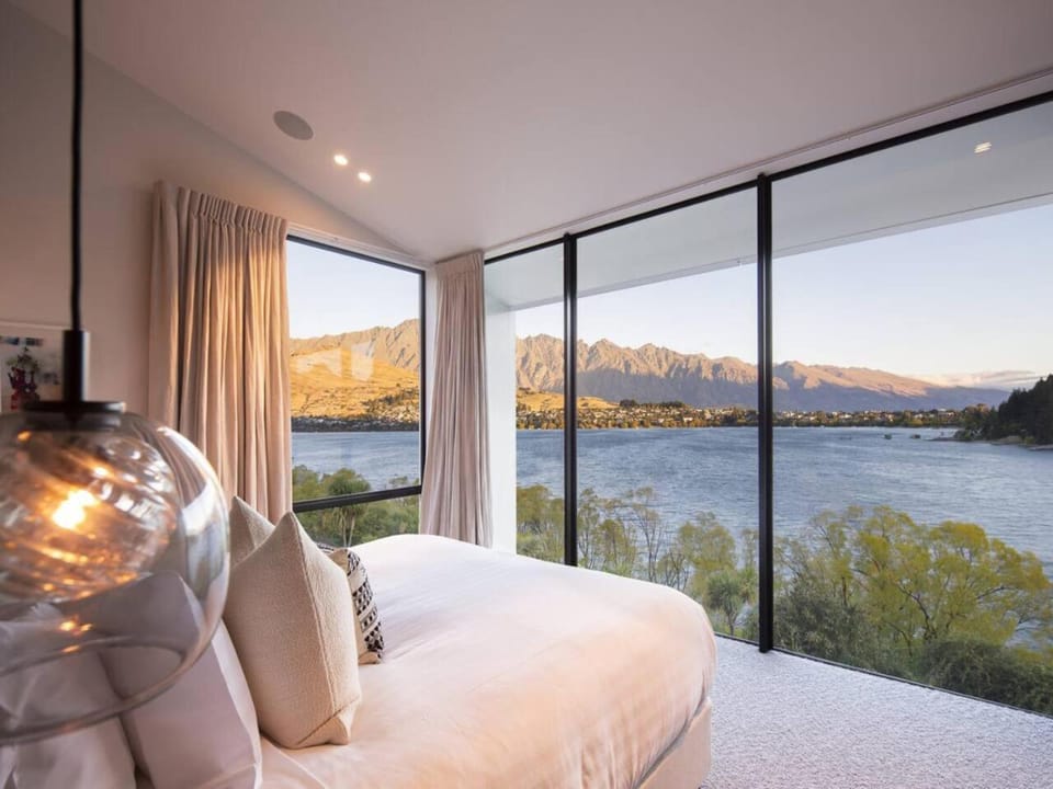 Lakeside on Park Street - Villa by MajorDomo Villa in Queenstown