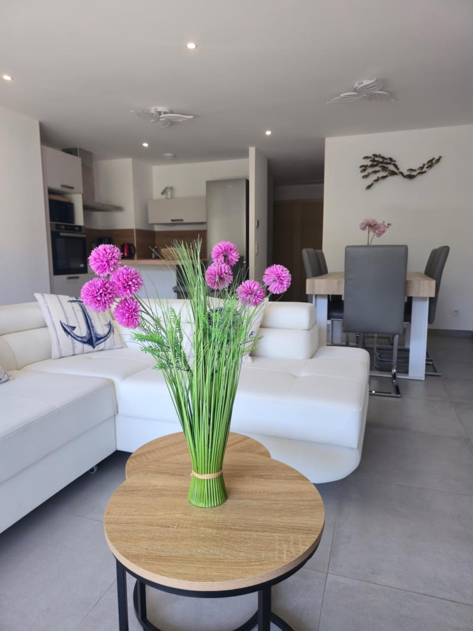 Living room, Decorative detail, Seating area