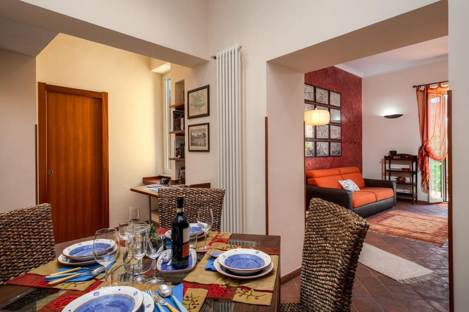 Seating area, Dining area