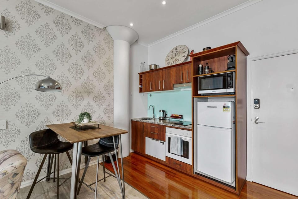 Close to Ferry! Viaduct Studio with a Balcony by Zodiak Stays Apartment in Auckland