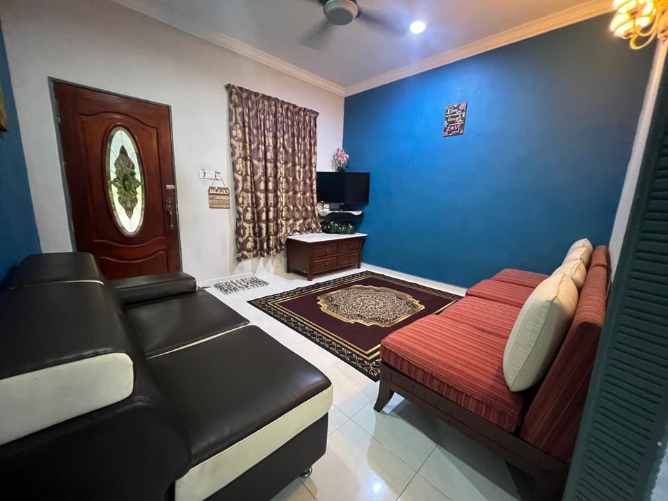 Rerama Homestay Langkawi 5 minutes driving to Chenang Beach, kitchen, Wifi, parking, village vibes Inn in Kedah