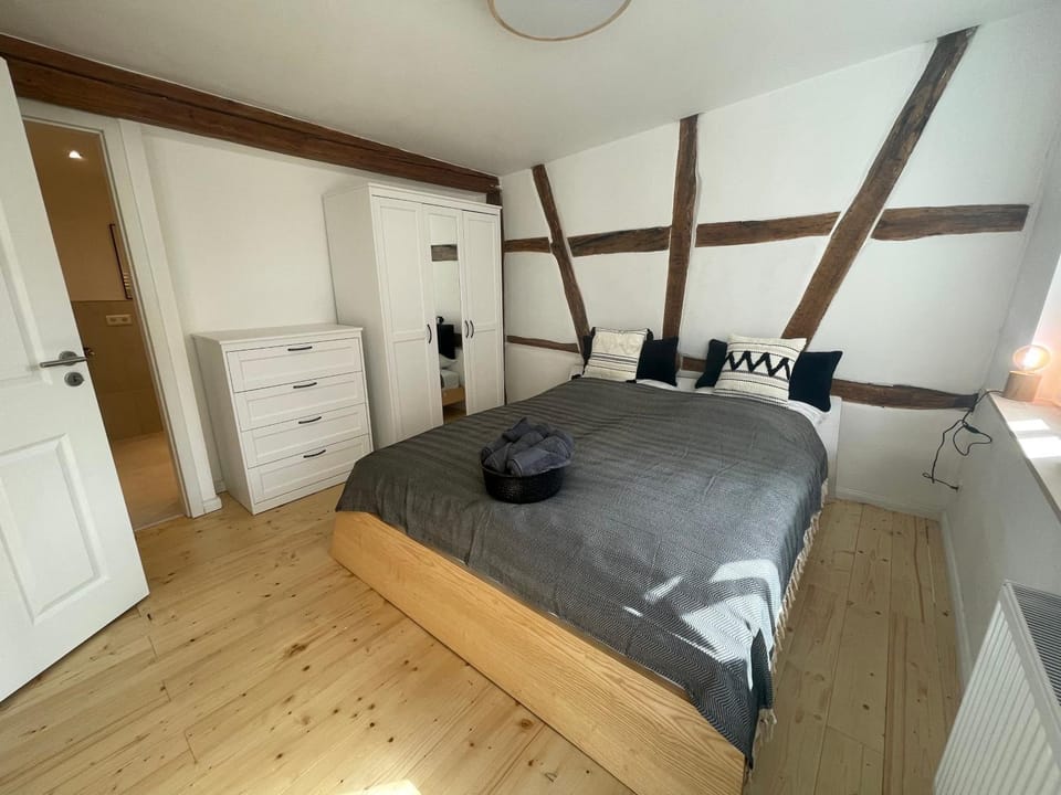 Bed, Bedroom, wardrobe