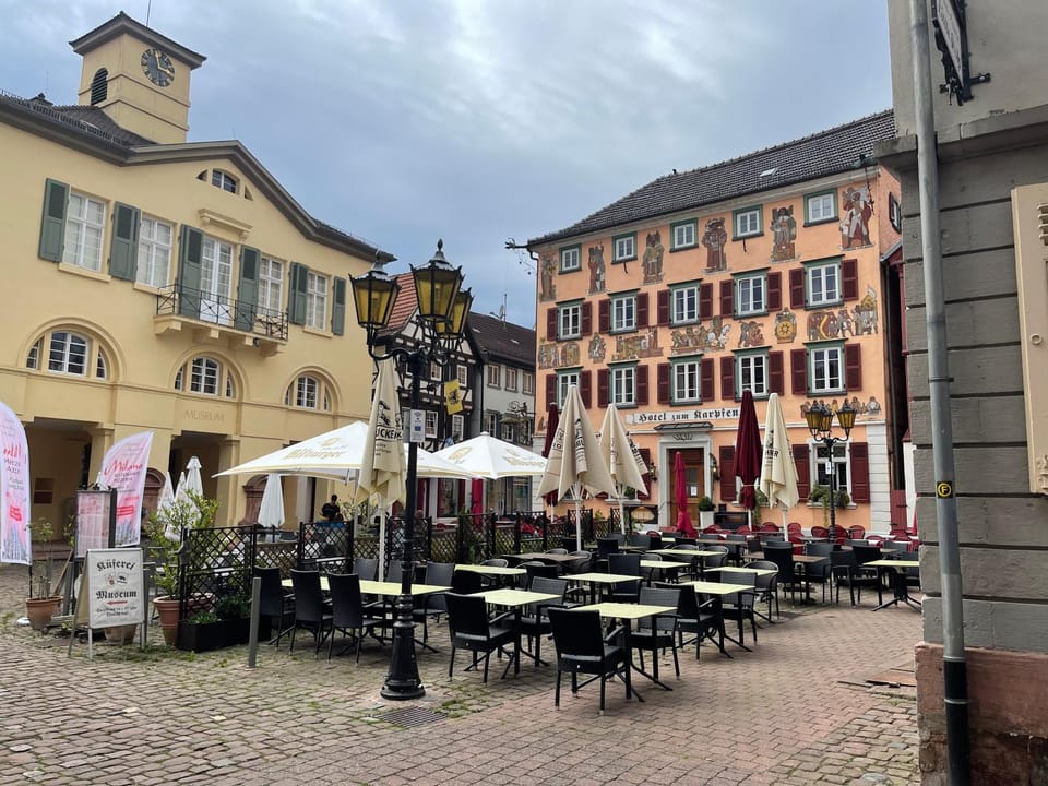 Restaurant/places to eat, Neighbourhood, City view, Street view, Location