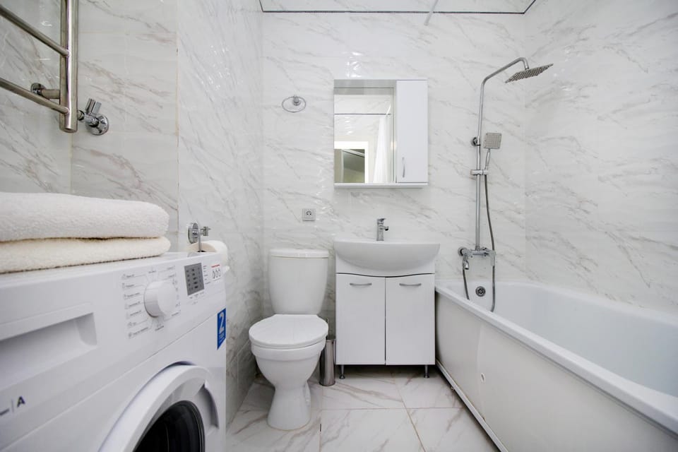 Toilet, Garden, Sauna, Bathroom, Bath, towels, washing machine, dryer