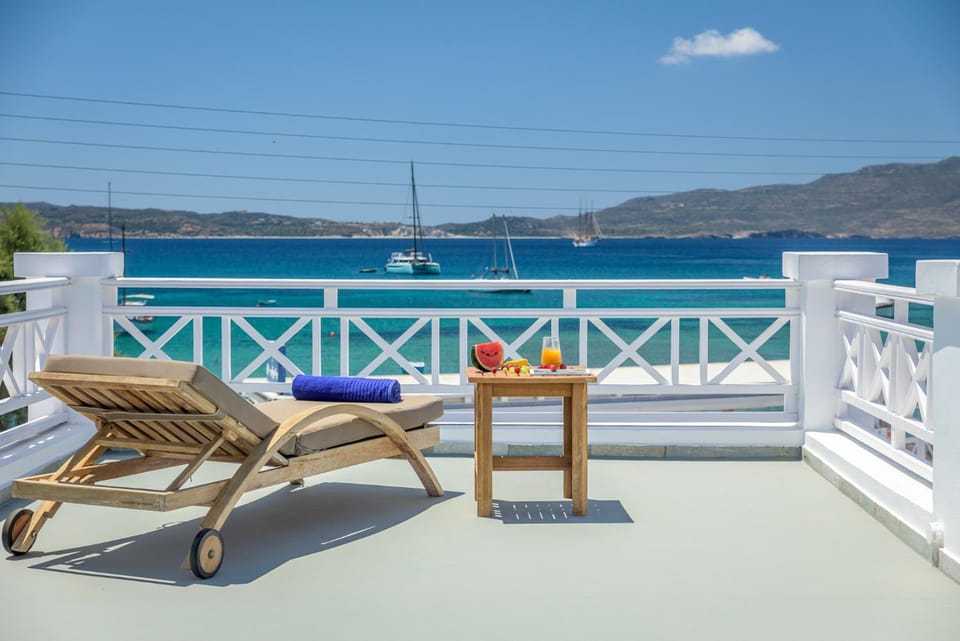 Seaside Nest Apartment in Milos