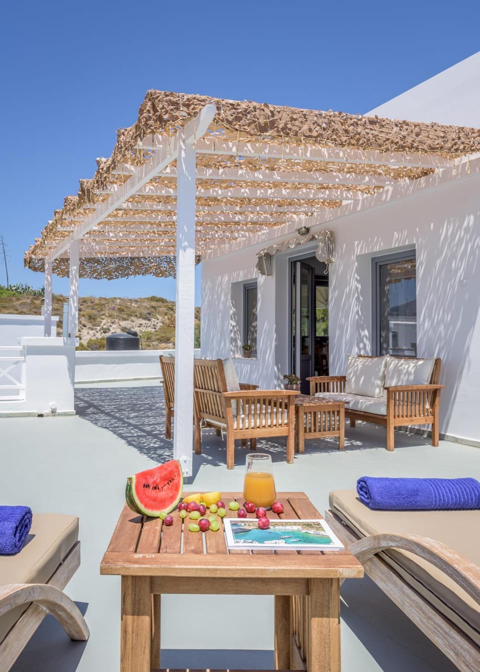 Seaside Nest Apartment in Milos