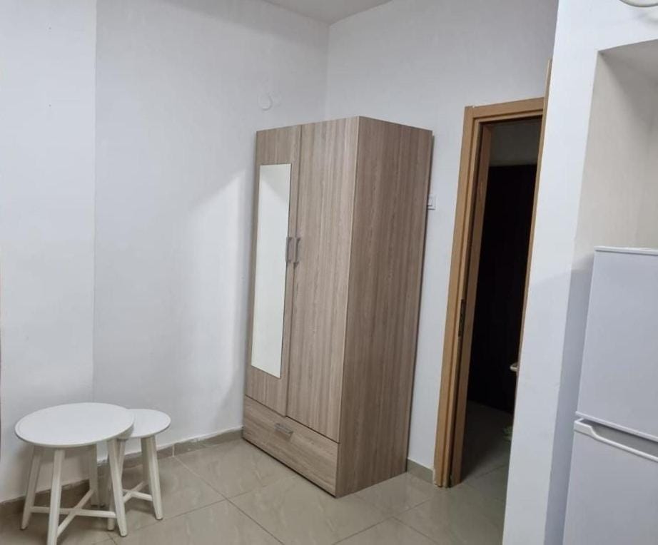 Luxury Ha'Atsmaut Suite - 5Min Walk Sea Apartment in Tel Aviv District