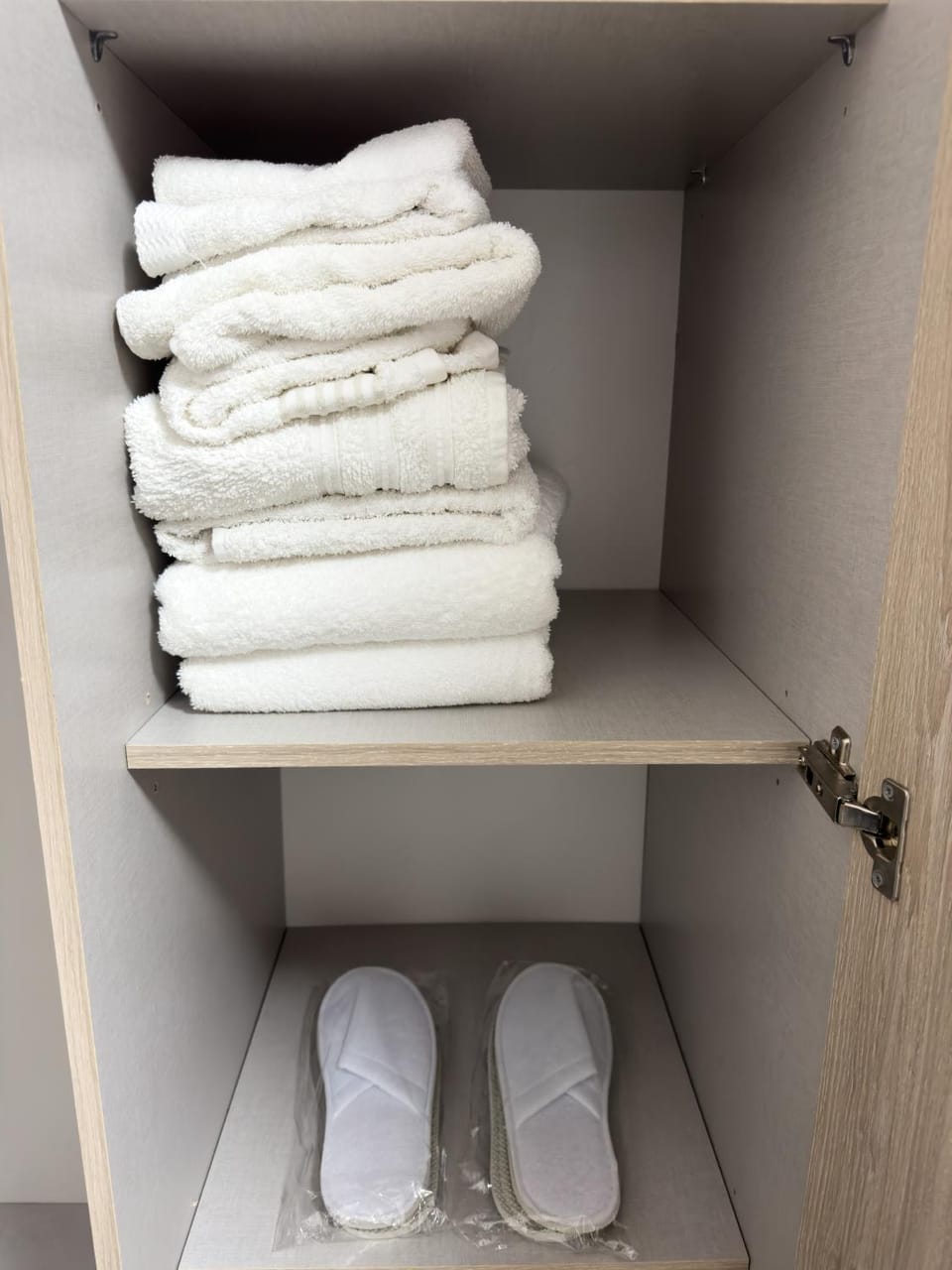 Luxury Ha'Atsmaut Suite - 5Min Walk Sea Apartment in Tel Aviv District