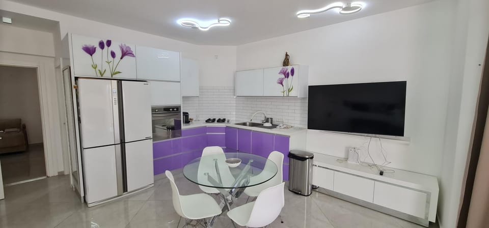 TV and multimedia, Kitchen or kitchenette, Dining area