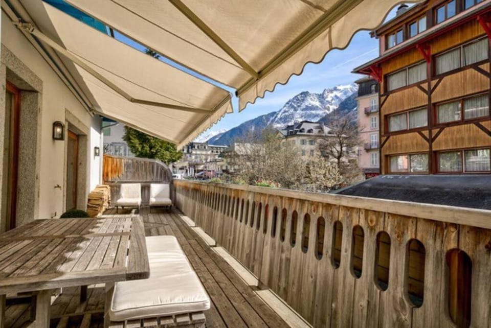 Property building, View (from property/room), Balcony/Terrace, Mountain view