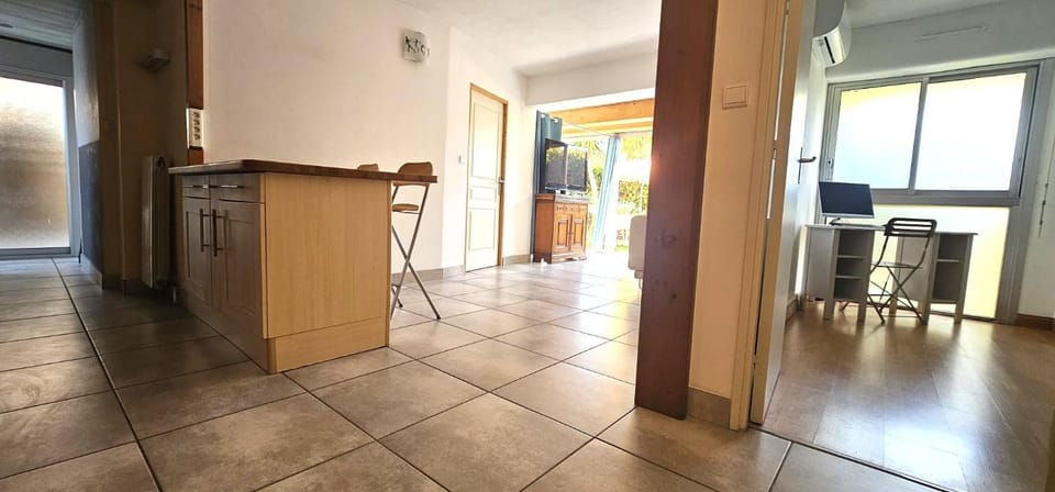 Grand T2 60M² /Jardin 50M² plein sud /Mer à pieds Apartment in La Seyne-sur-Mer