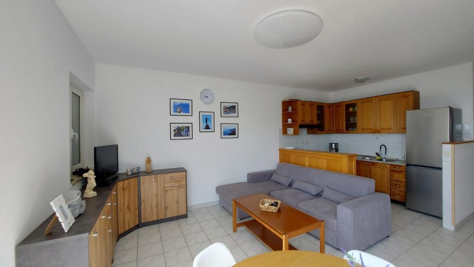 TV and multimedia, Kitchen or kitchenette, Living room