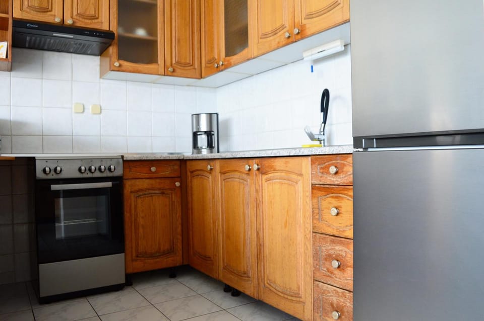 Kitchen or kitchenette, pet friendly, stove