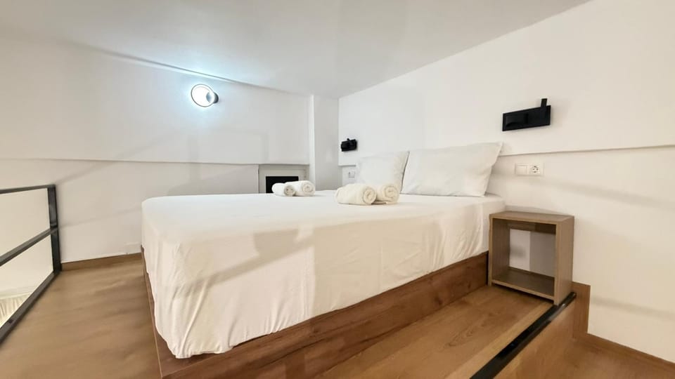 Bed, Photo of the whole room