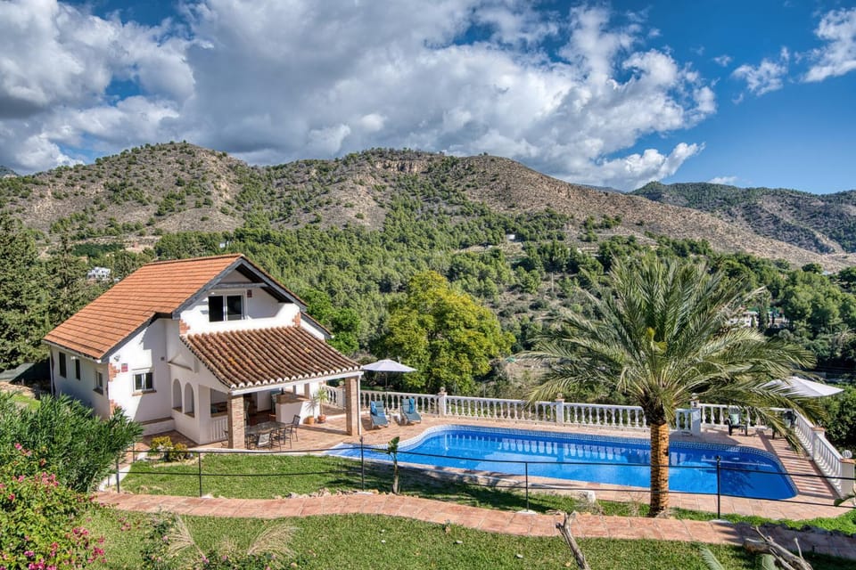 Property building, Mountain view, Pool view