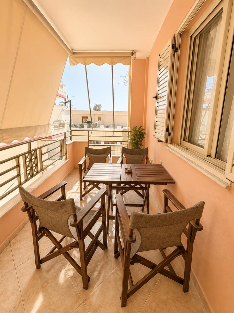 Day, Balcony/Terrace, Seating area, Dining area