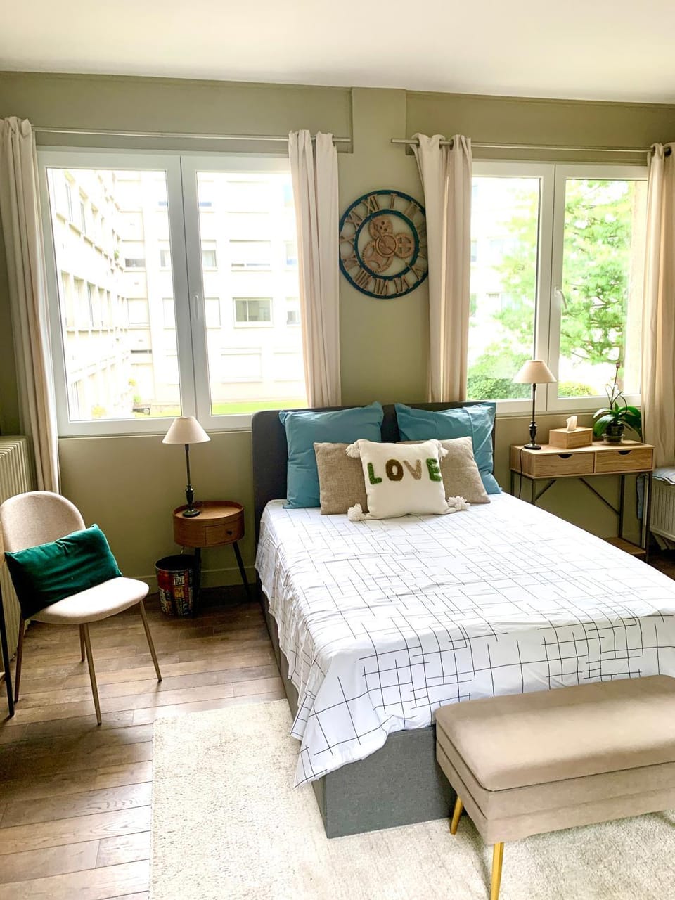 Bed, Living room, Bedroom
