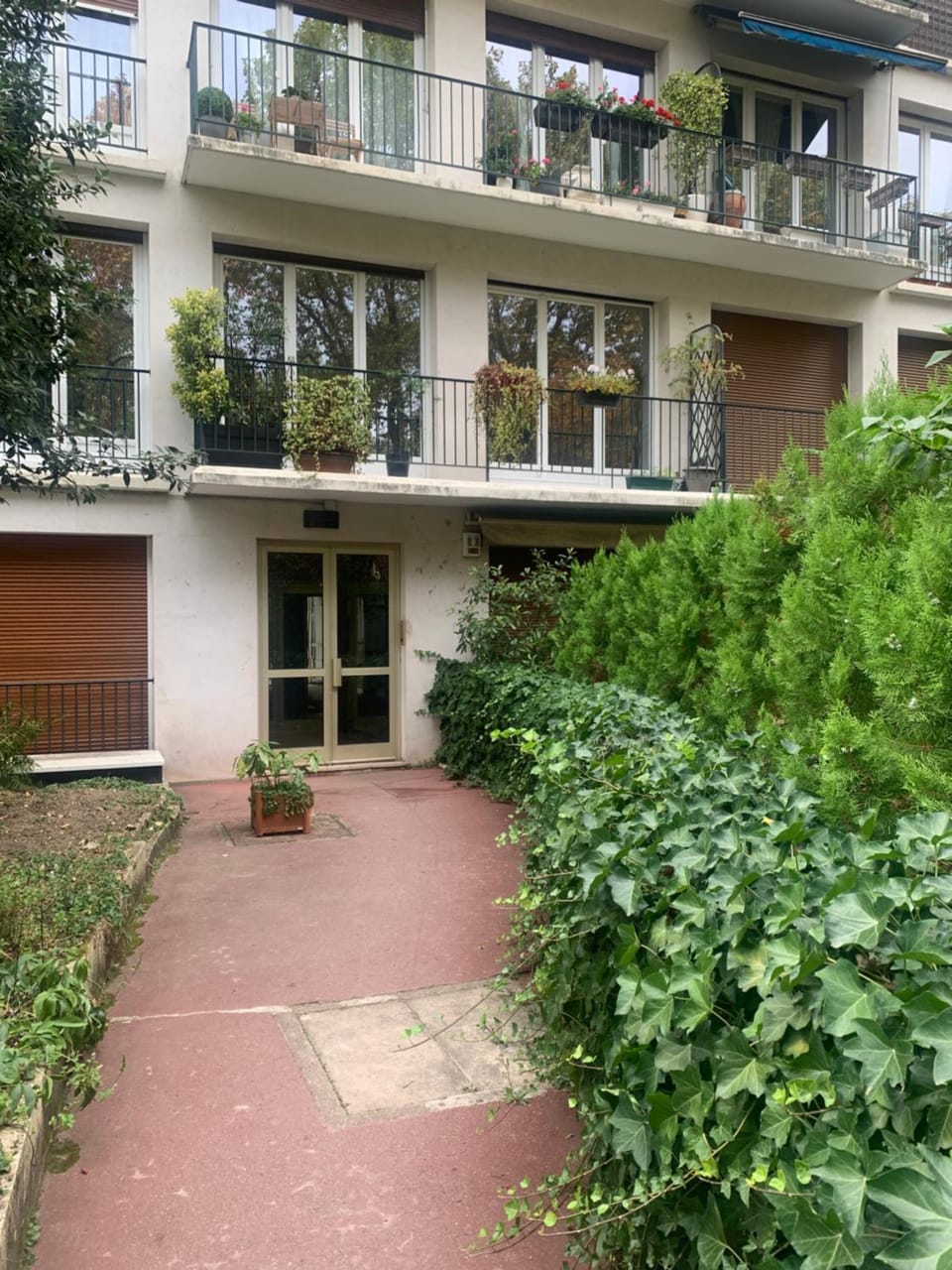 Facade/entrance