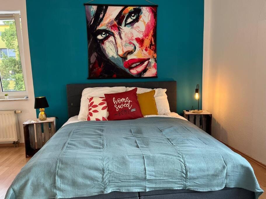 Photo of the whole room, Bedroom