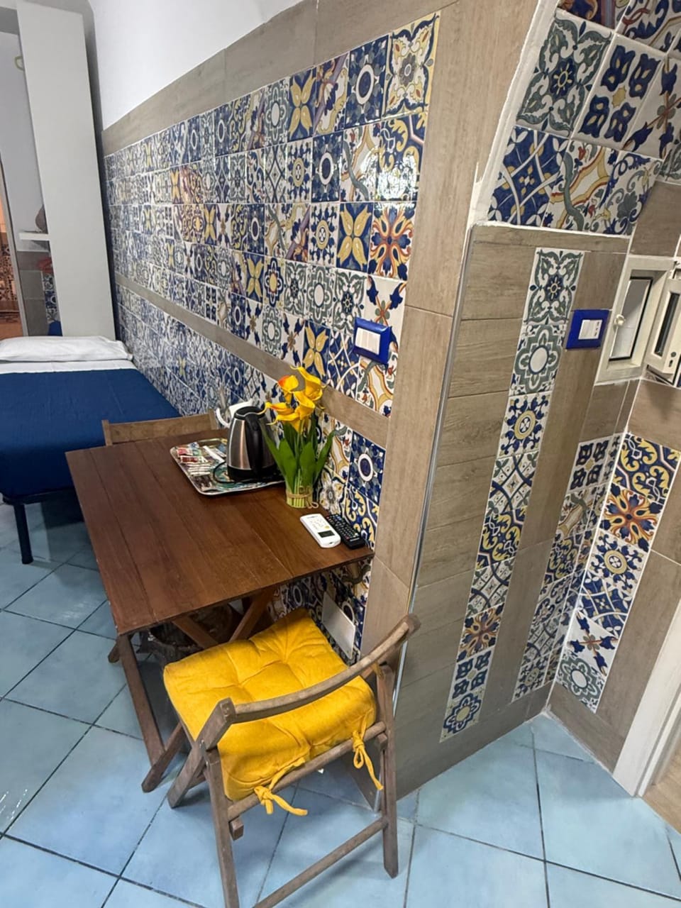 Seating area, Dining area
