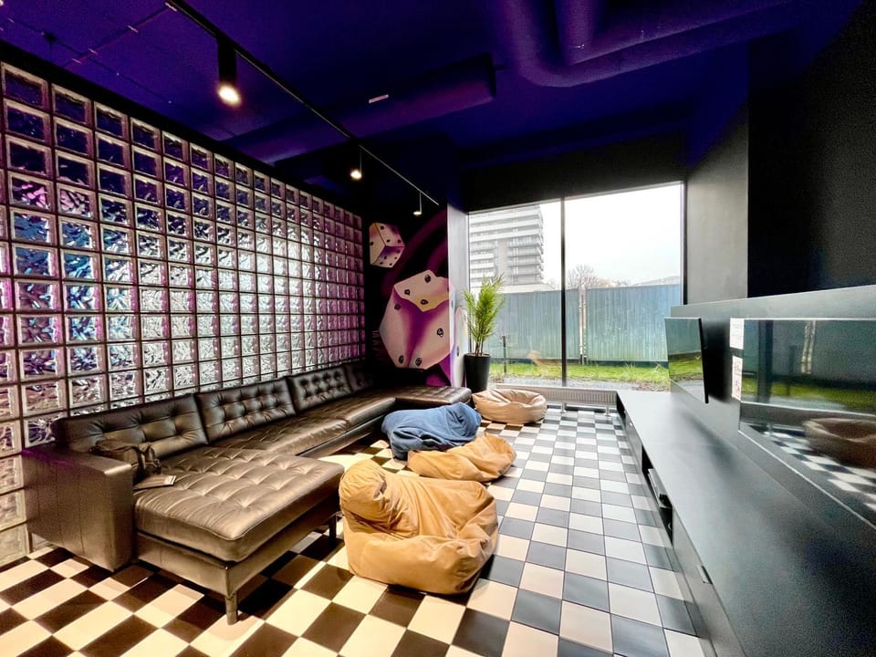 Seating area, Evening entertainment, Evening entertainment, Entertainment, Entertainment