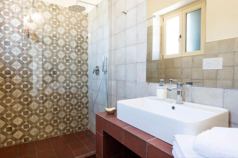 Shower, Bathroom, towels