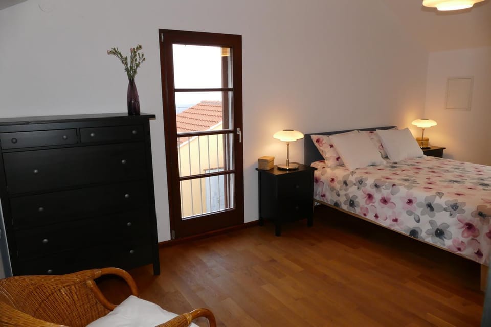 Bed, Photo of the whole room, Bedroom, Mountain view, Sea view, wardrobe