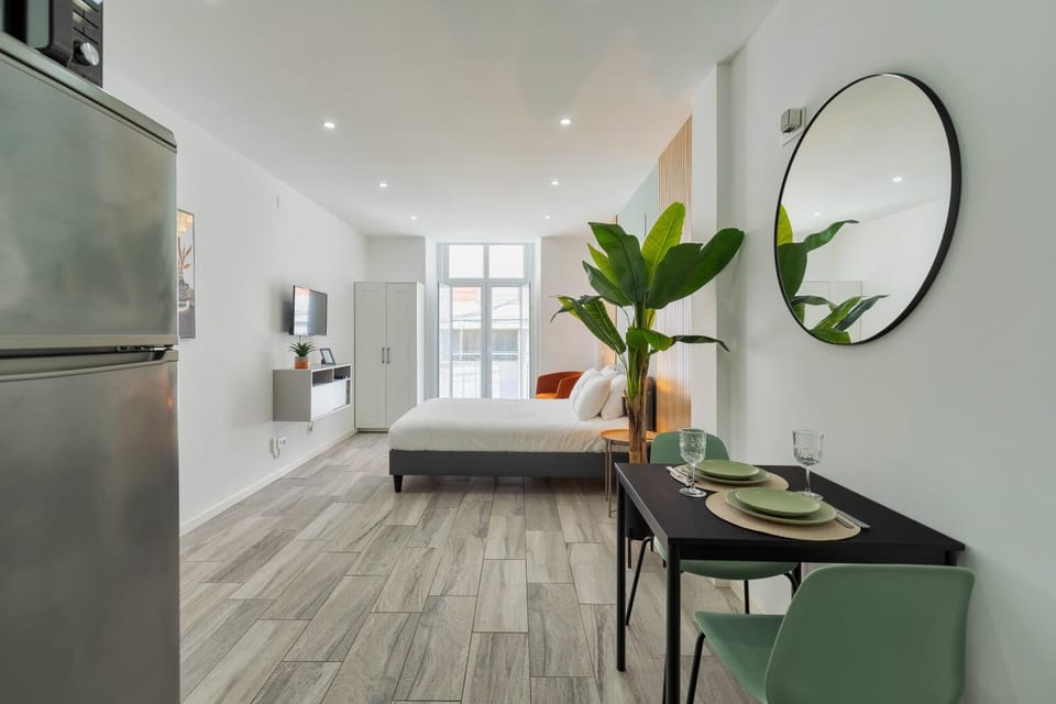 Bed, Kitchen or kitchenette, Bedroom