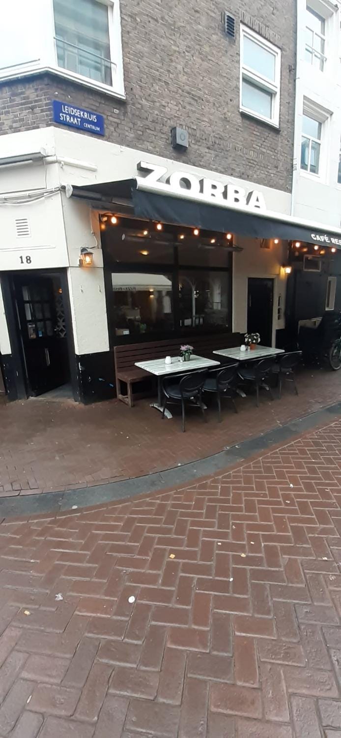 CHARLOTTE, not for parties, not a hotel, room with shared bathroom, no kitchen Bed and Breakfast in Amsterdam