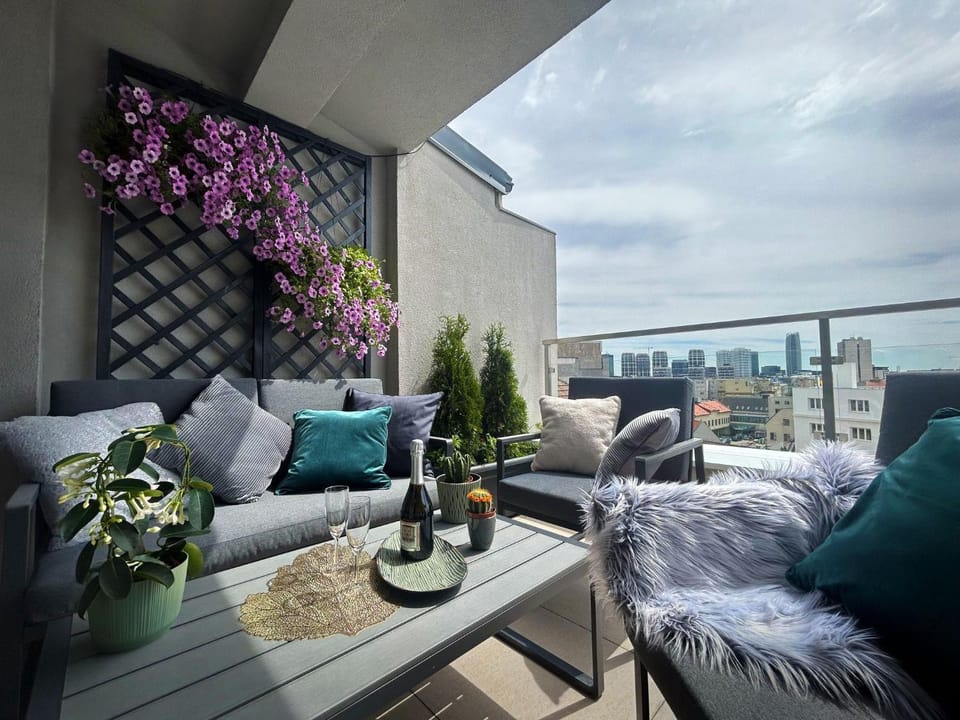 Day, Balcony/Terrace