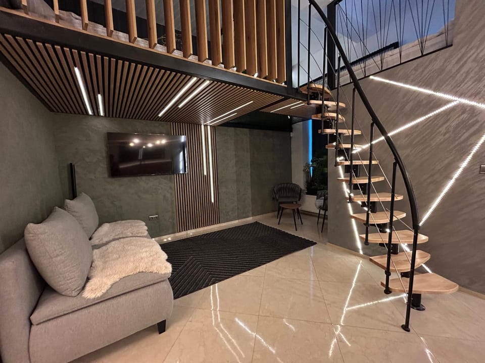 Communal lounge/ TV room, Living room, Seating area, internet