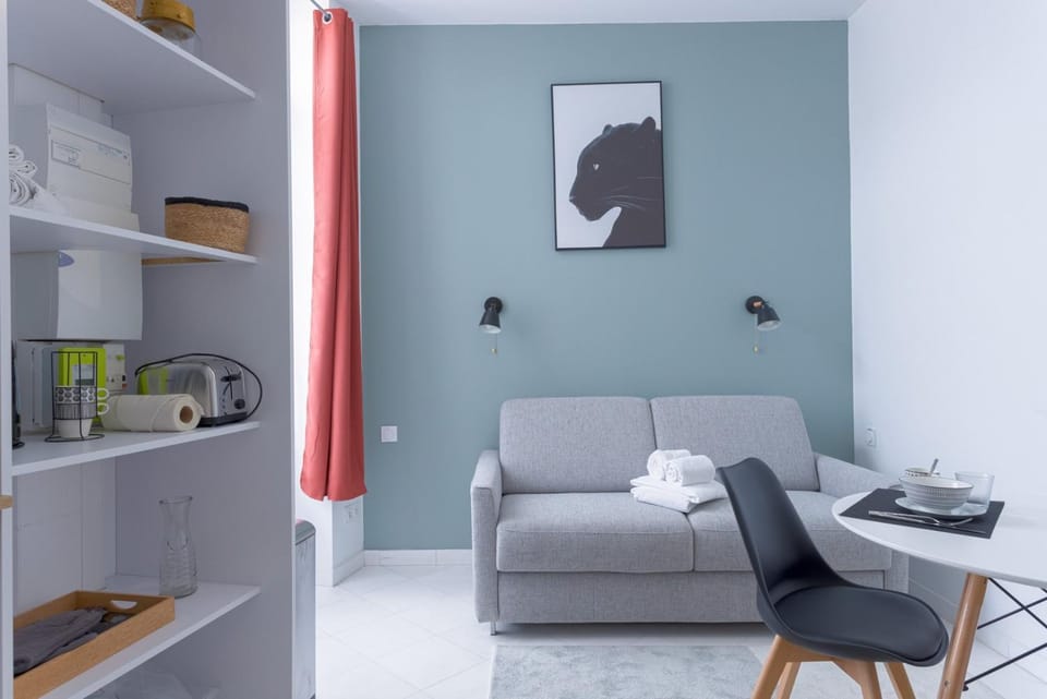 Living room, Photo of the whole room, Seating area, towels