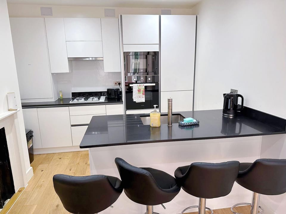 Massive Flat Near Greenwich Park( with office) Apartment in London Borough of Lewisham