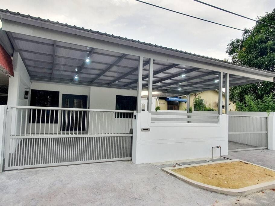 New Reno Cozy & Sleek 4Room BM Sri Rambai House in Penang