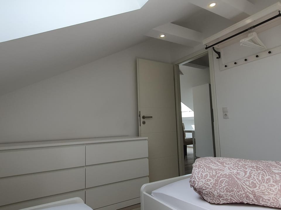 Bed, Bedroom, wardrobe