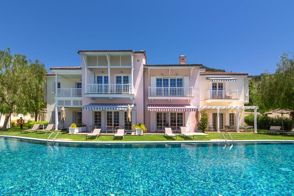 Property building, Pool view, Swimming pool