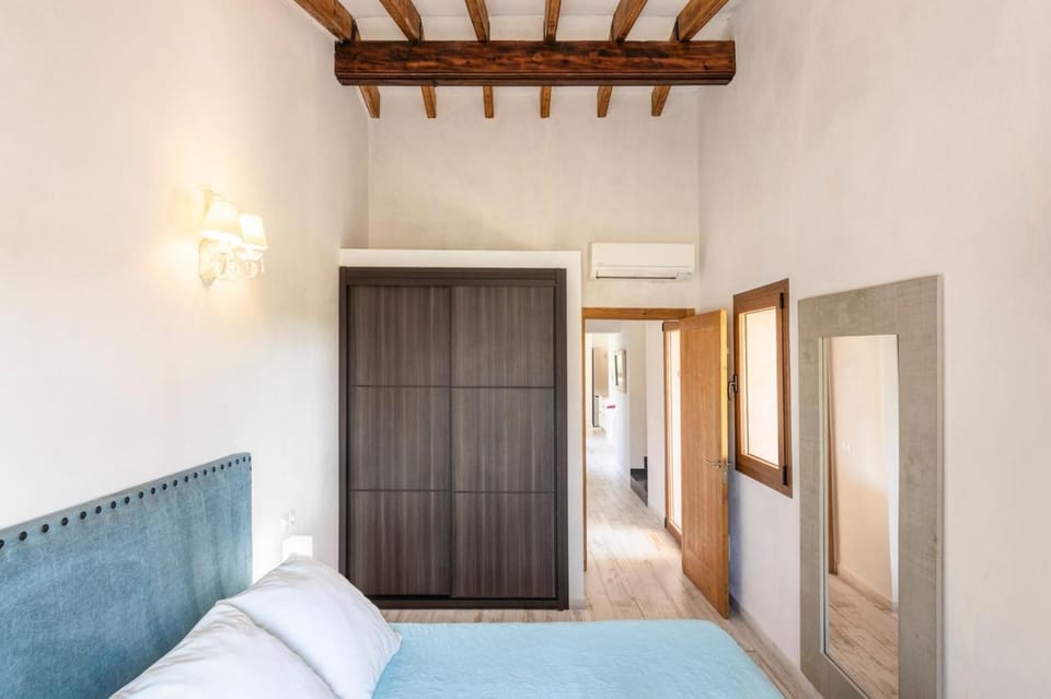 Property building, Living room, Bedroom
