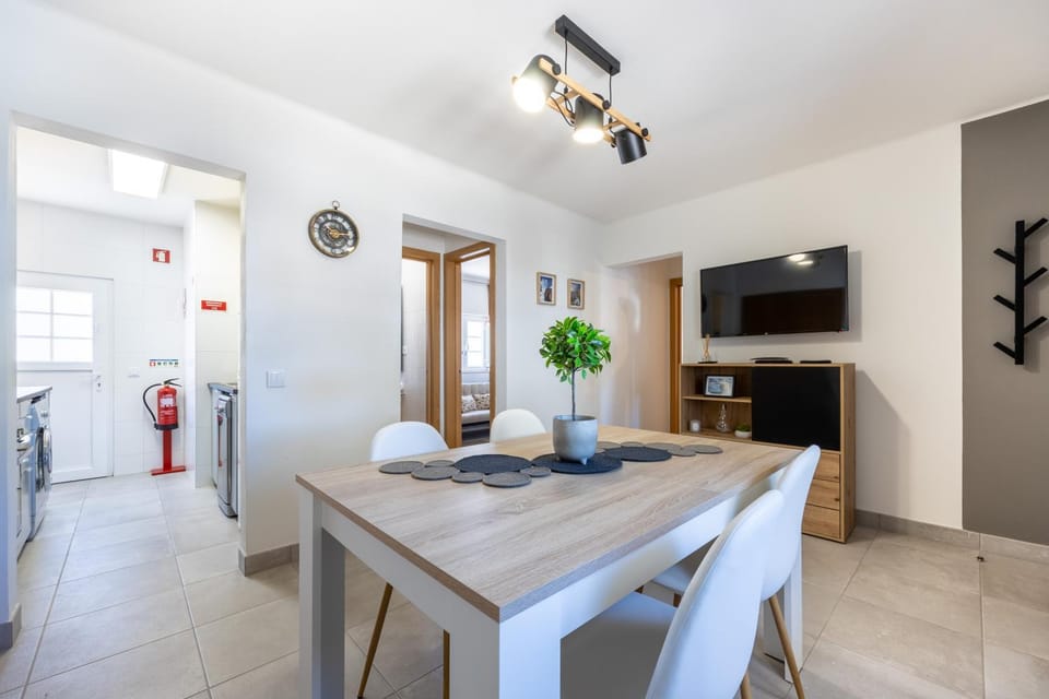 TV and multimedia, Kitchen or kitchenette, Dining area