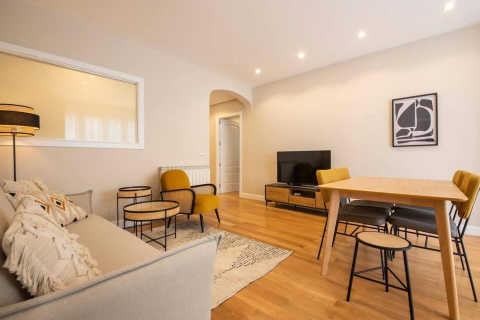 Lujo y comodidad: tu refugio con estilo y amplitud Apartment in San Sebastian